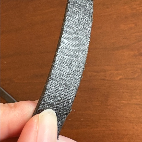 J.CREW Skinny Italian Leather Belt black Gold Tone Hardware Size S classic - Picture 4 of 4